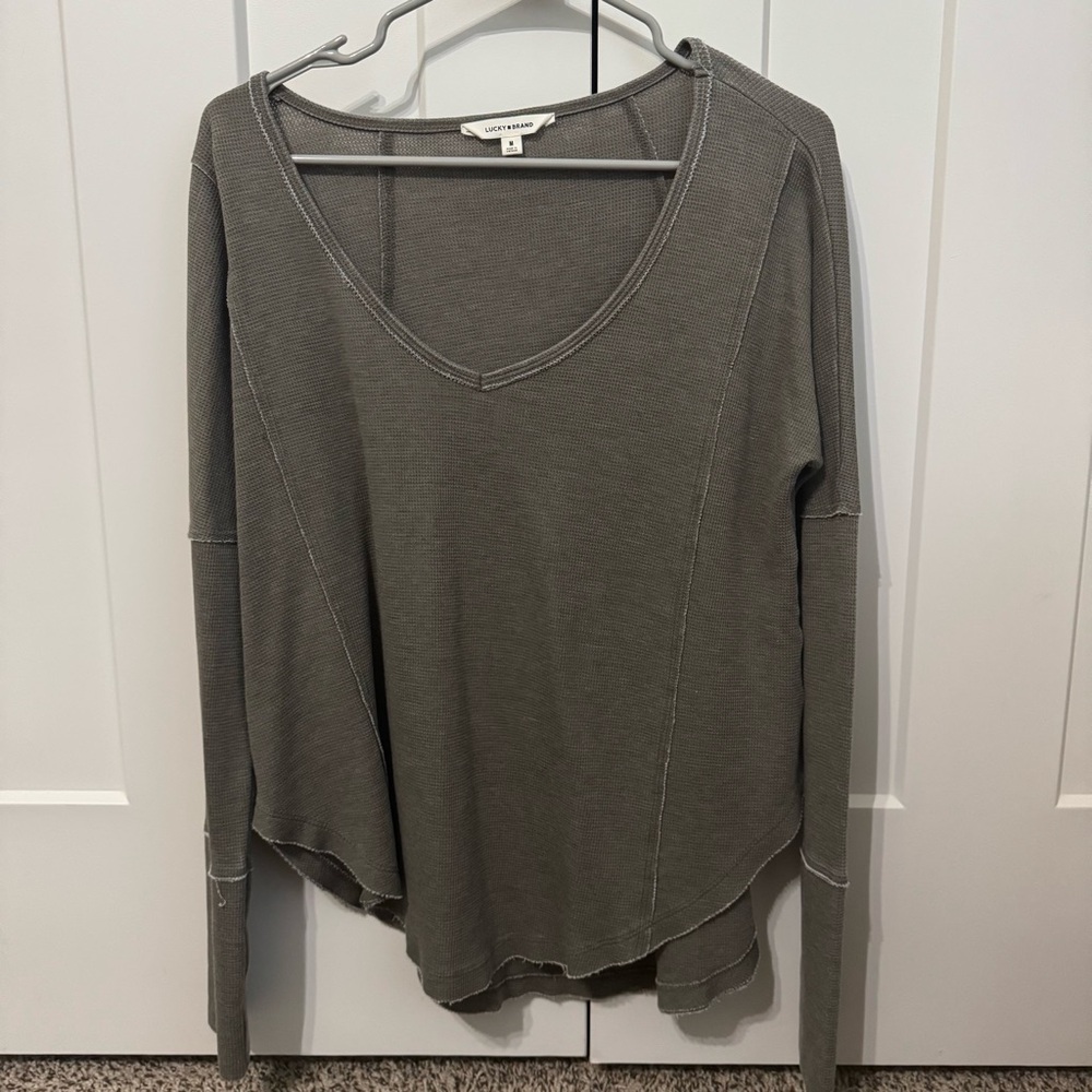 v neck long sleeve